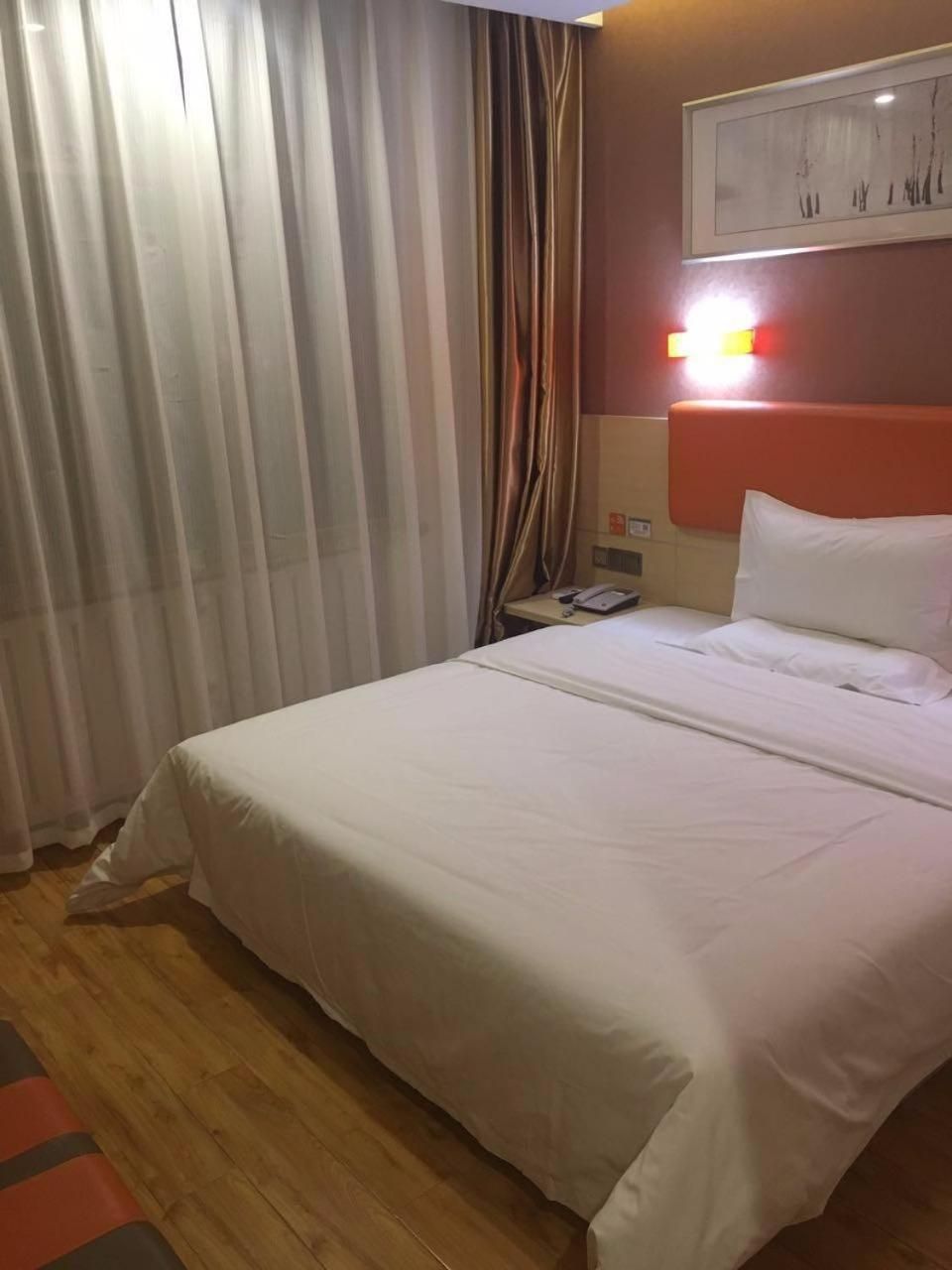 Premium Queen Room