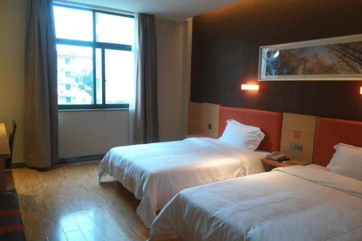 Premium Deluxe Twin Room