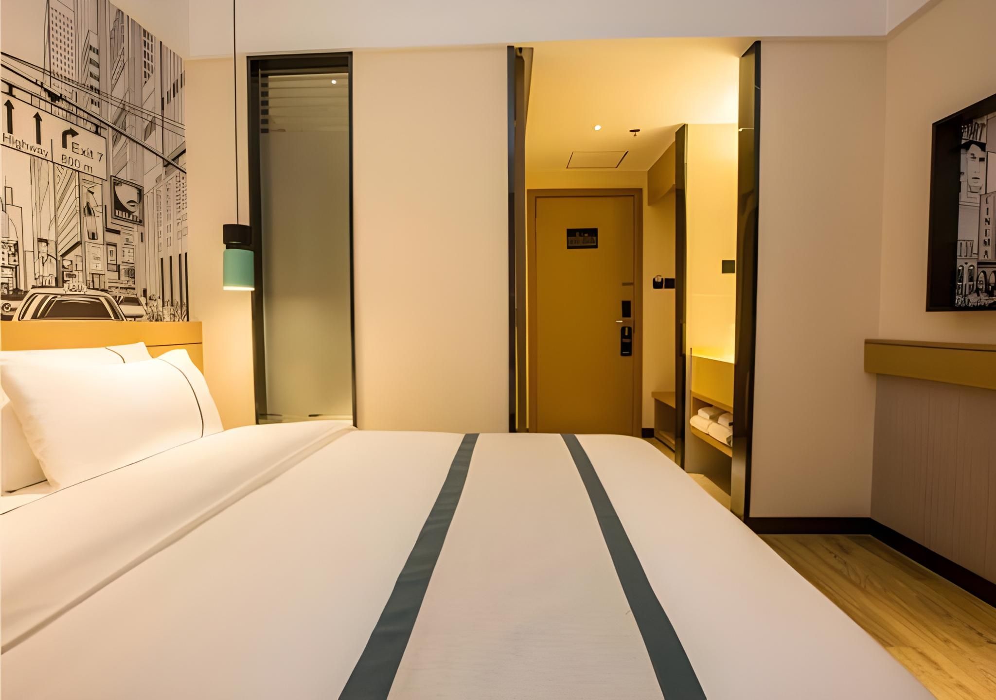 Business Queen Room