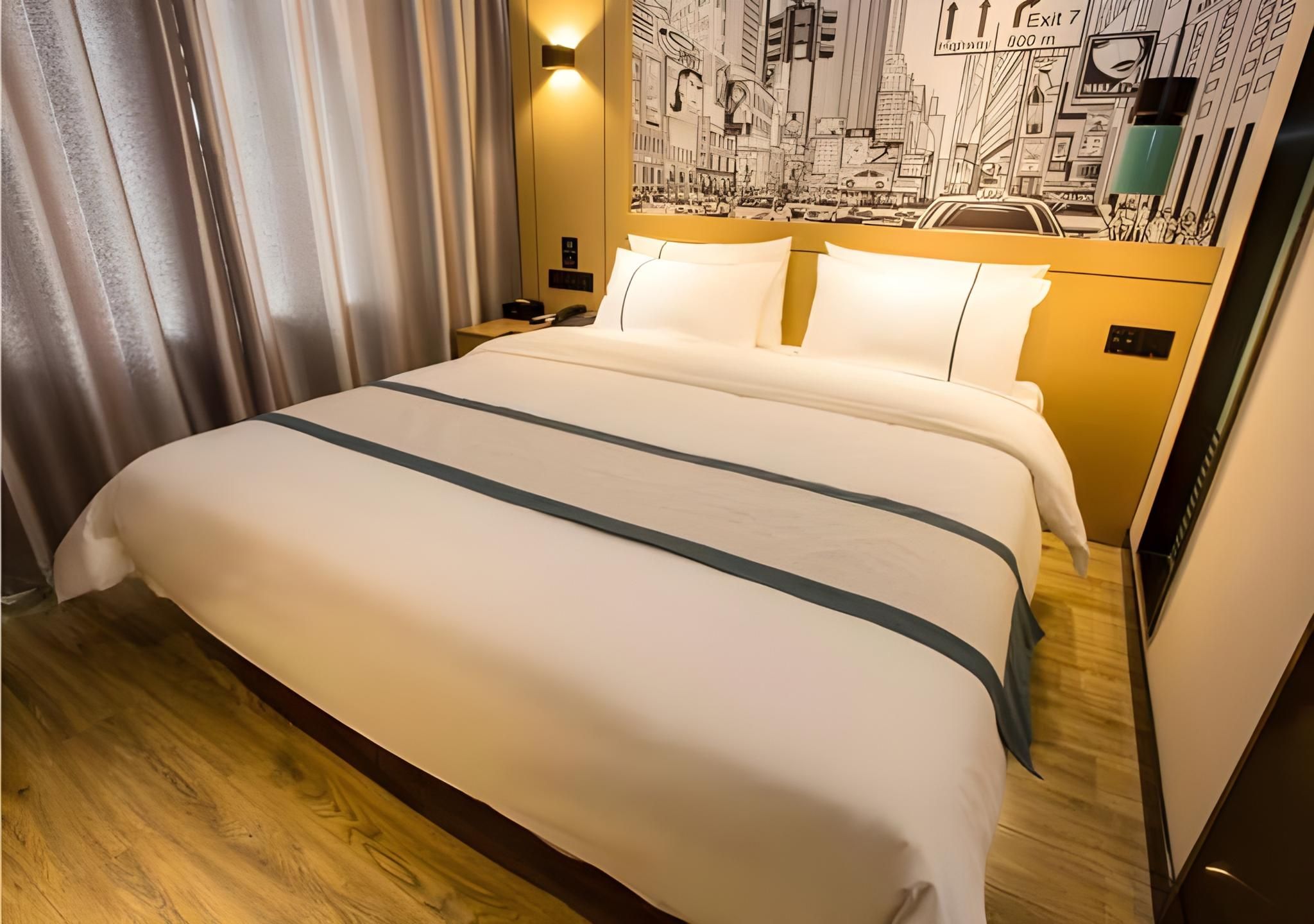 Business Queen Room