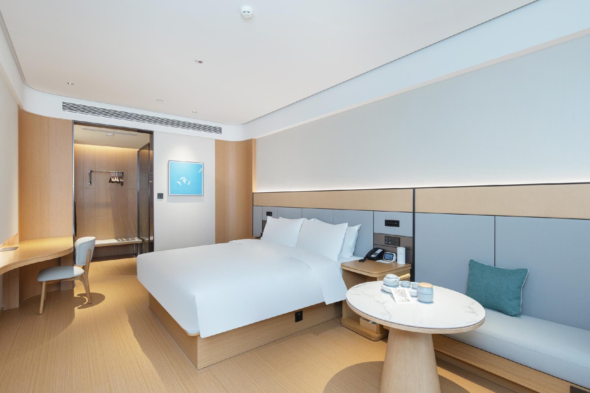 Huazhu - Room With View