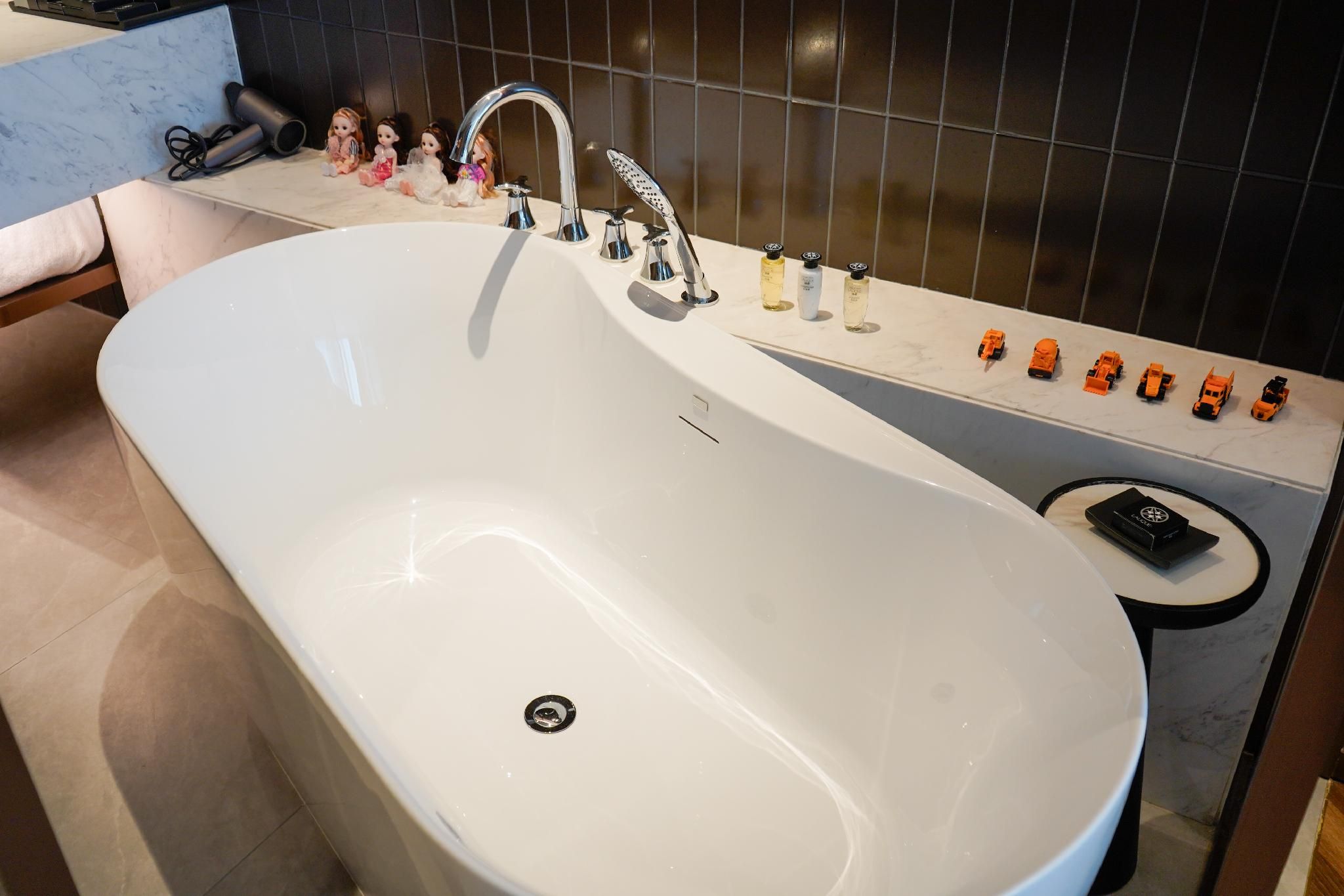 Huazhu - Deluxe Family Room