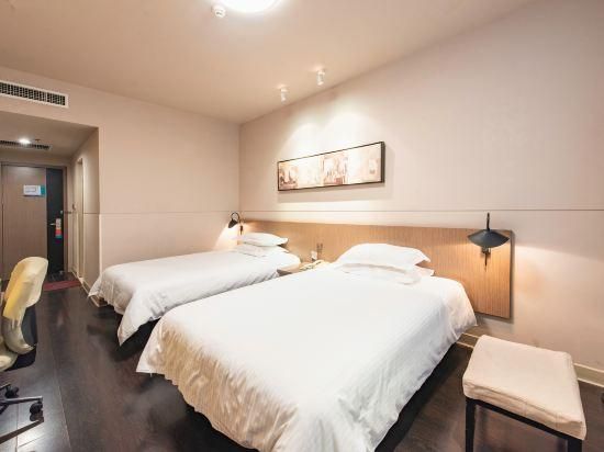 Business Standard Room B