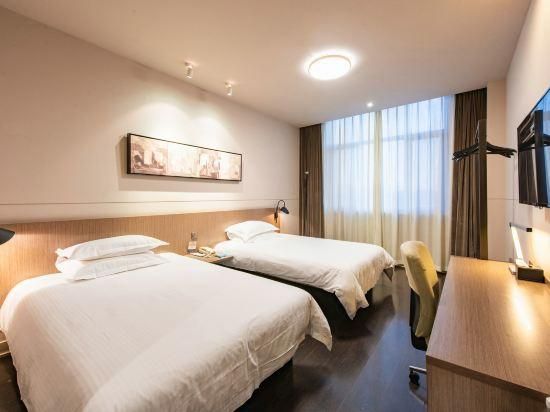 Business Standard Room B