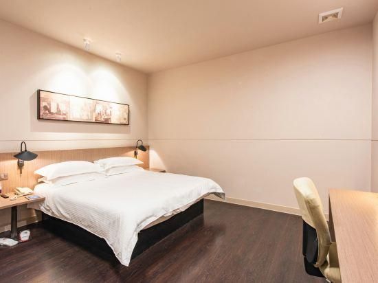 Business Standard Room C