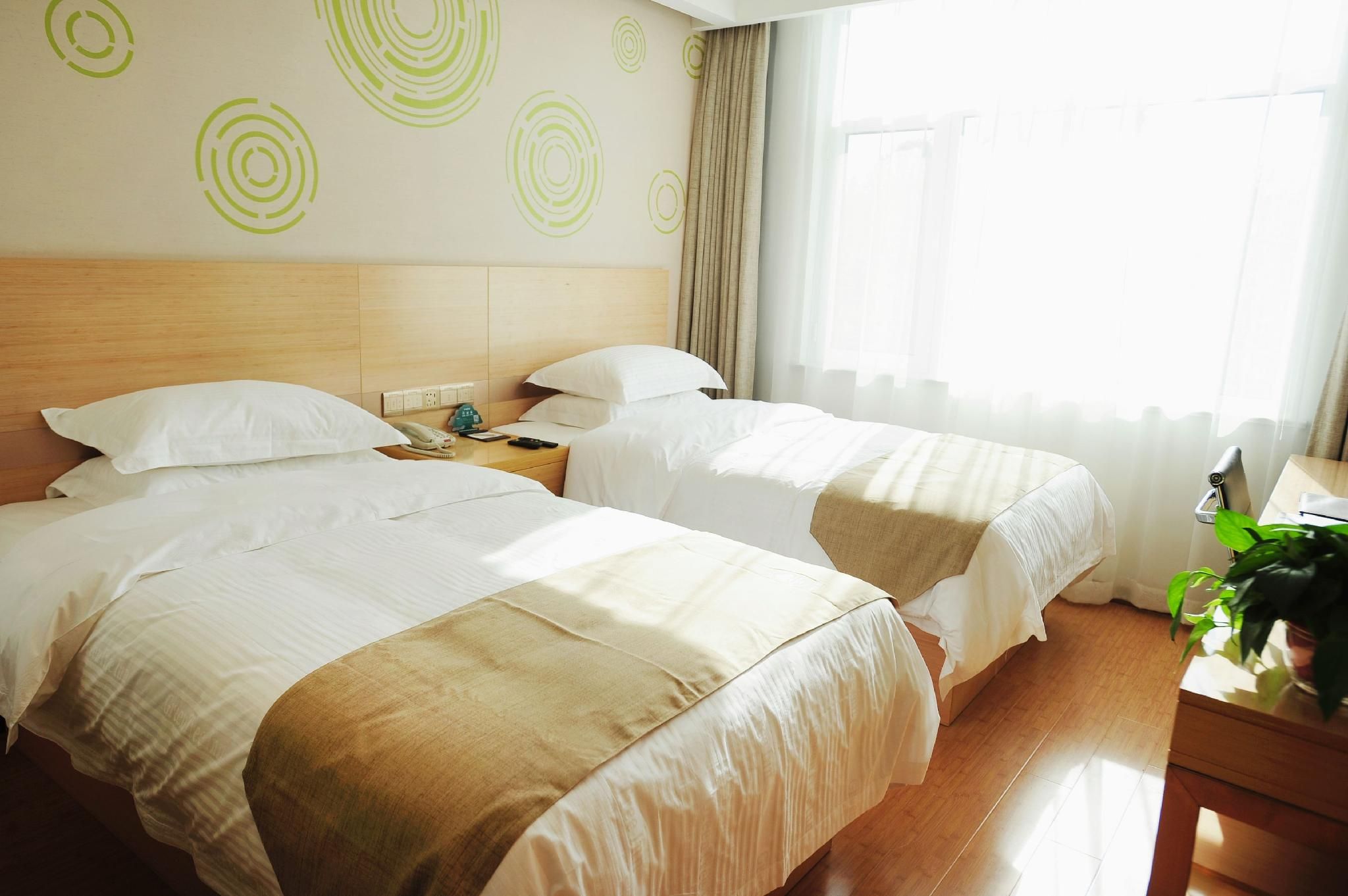 GTI - Family Room with Healthy Pillows