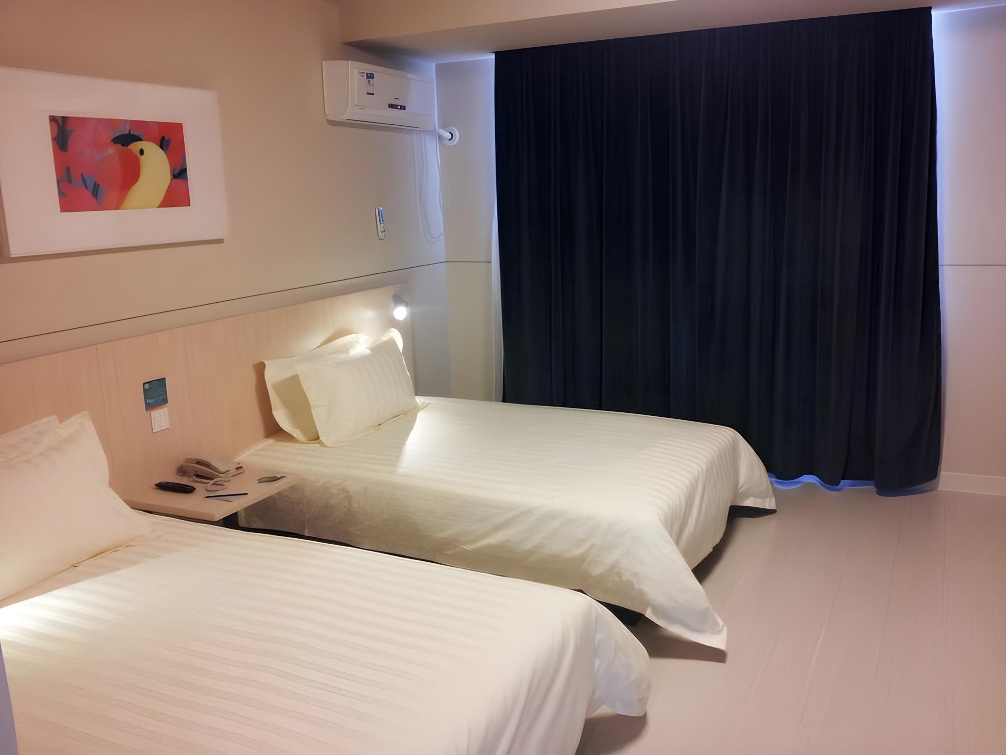 Business Standard Room B