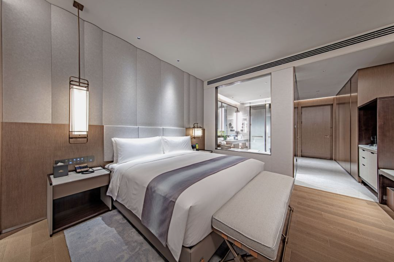Business King Room