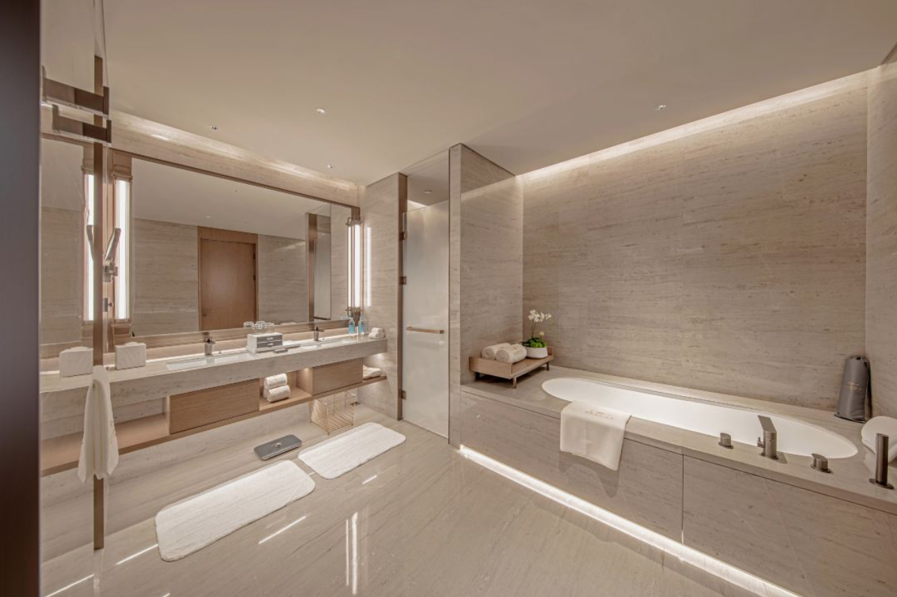 Business Suite Room