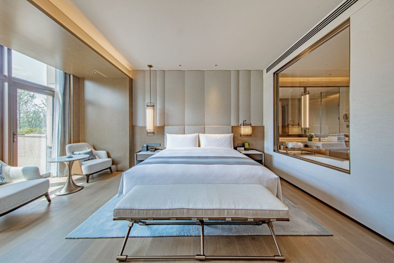 Business King Room