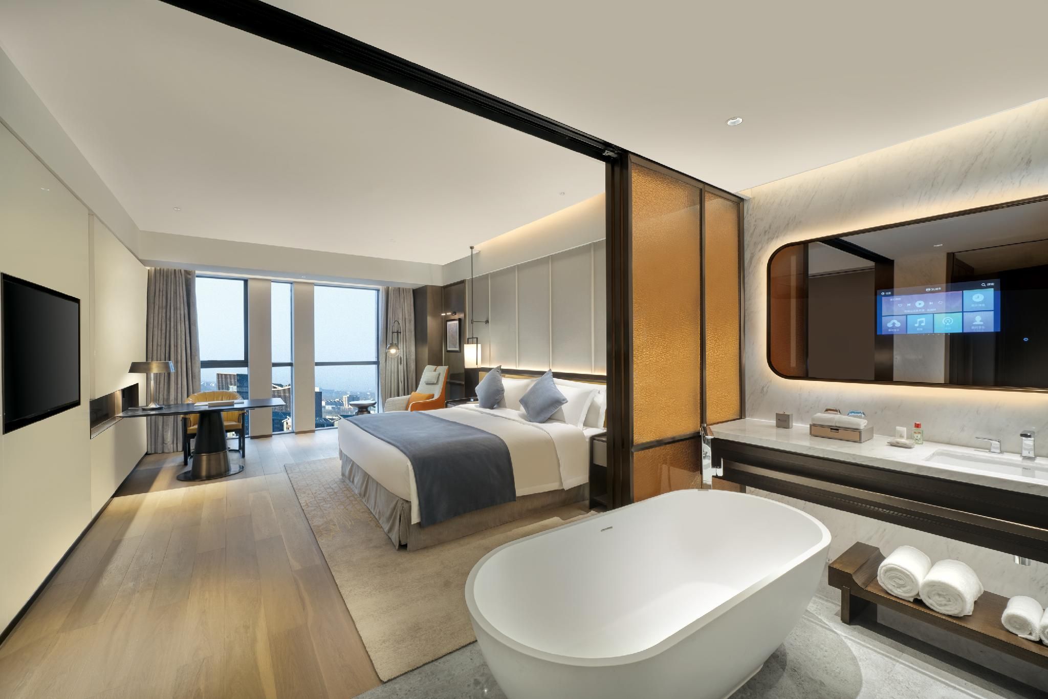 1 King Bed, Deluxe Suite, Non-Smoking