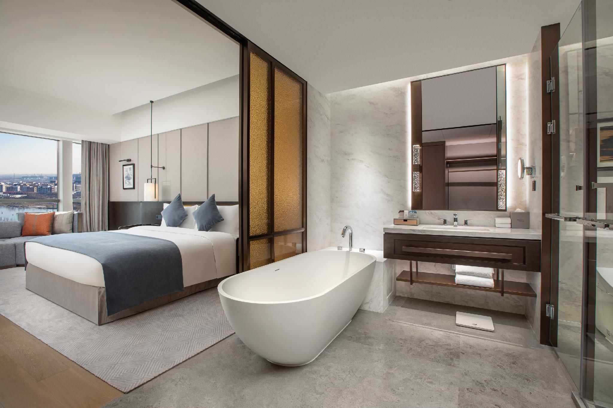 Wyndham Xiong'an 1 King Bed, Deluxe Room, Non-Smoking 2