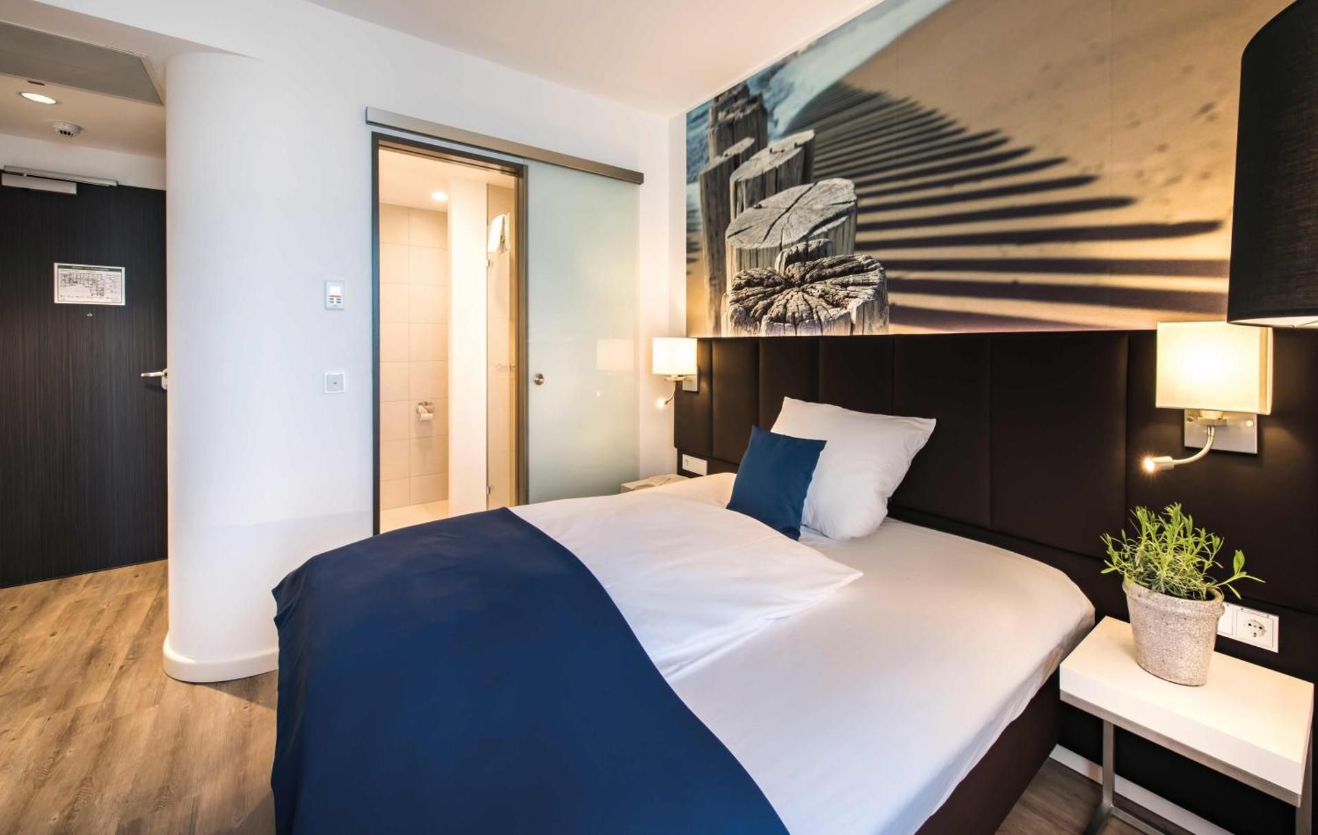 Standard Double Room with Bath