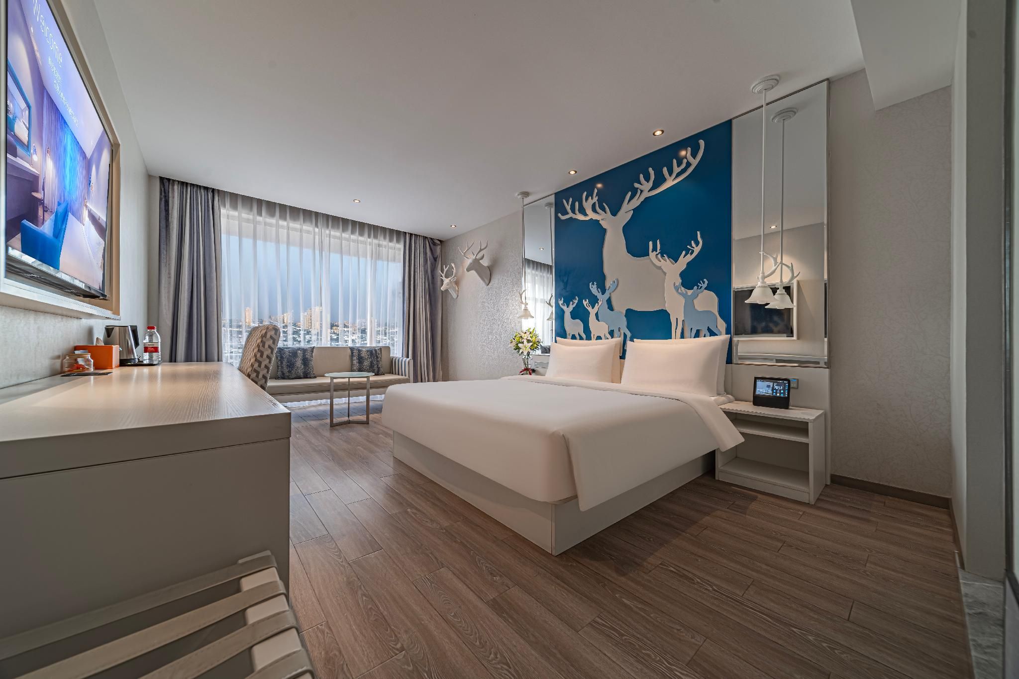 Business Queen Bed Room
