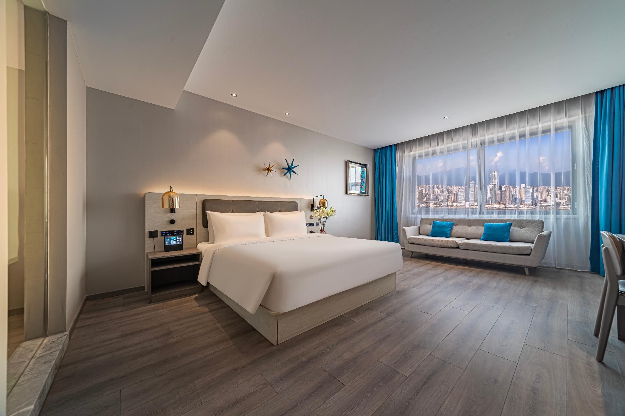 Queen Superior Room