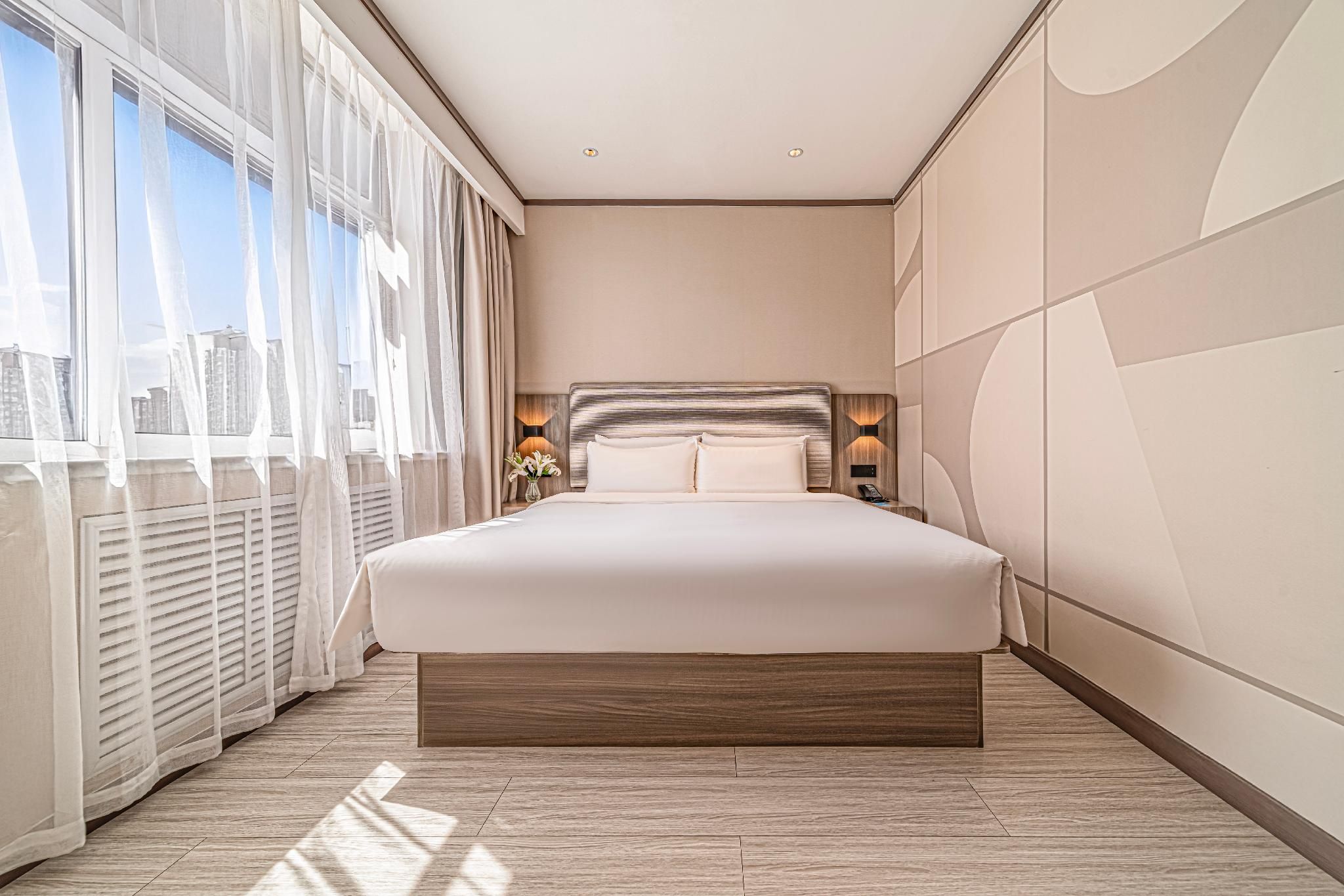 Queen Room A
