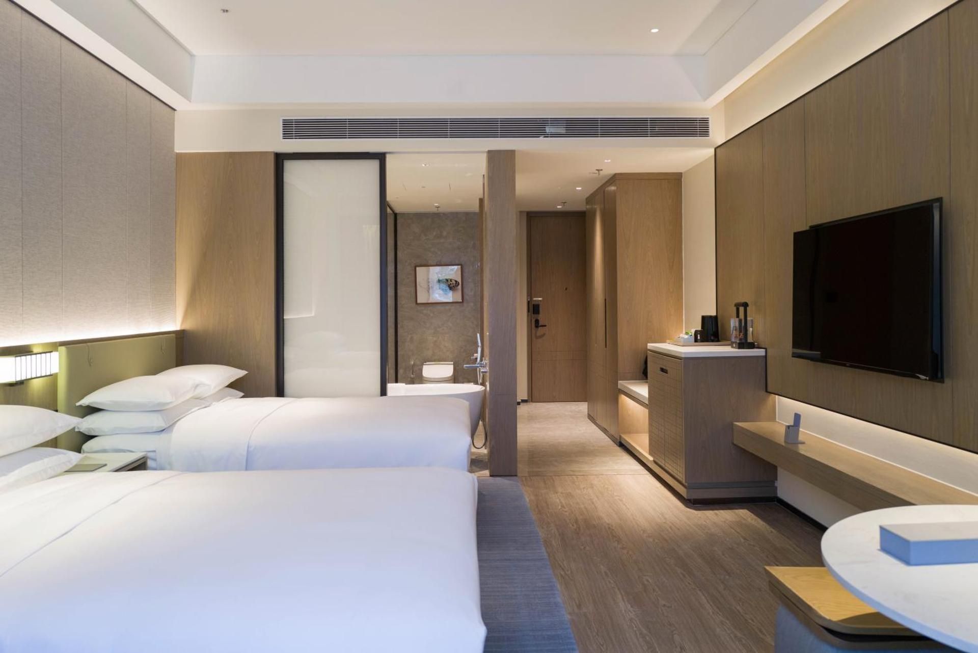 Delta Hotels Jiuzhaigou Standard Double, Guest room, 2 Double, Mountain view 2