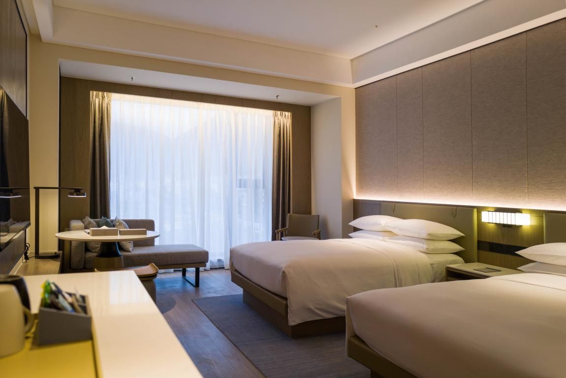 Delta Hotels Jiuzhaigou Standard Double, Guest room, 2 Double, Mountain view