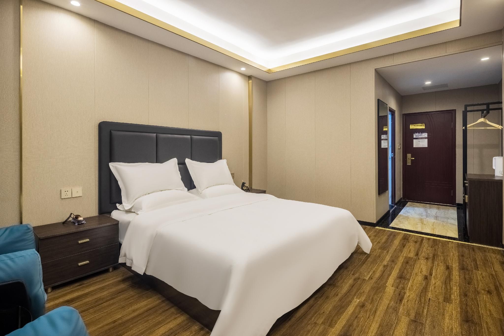 Exquisite Queen Room