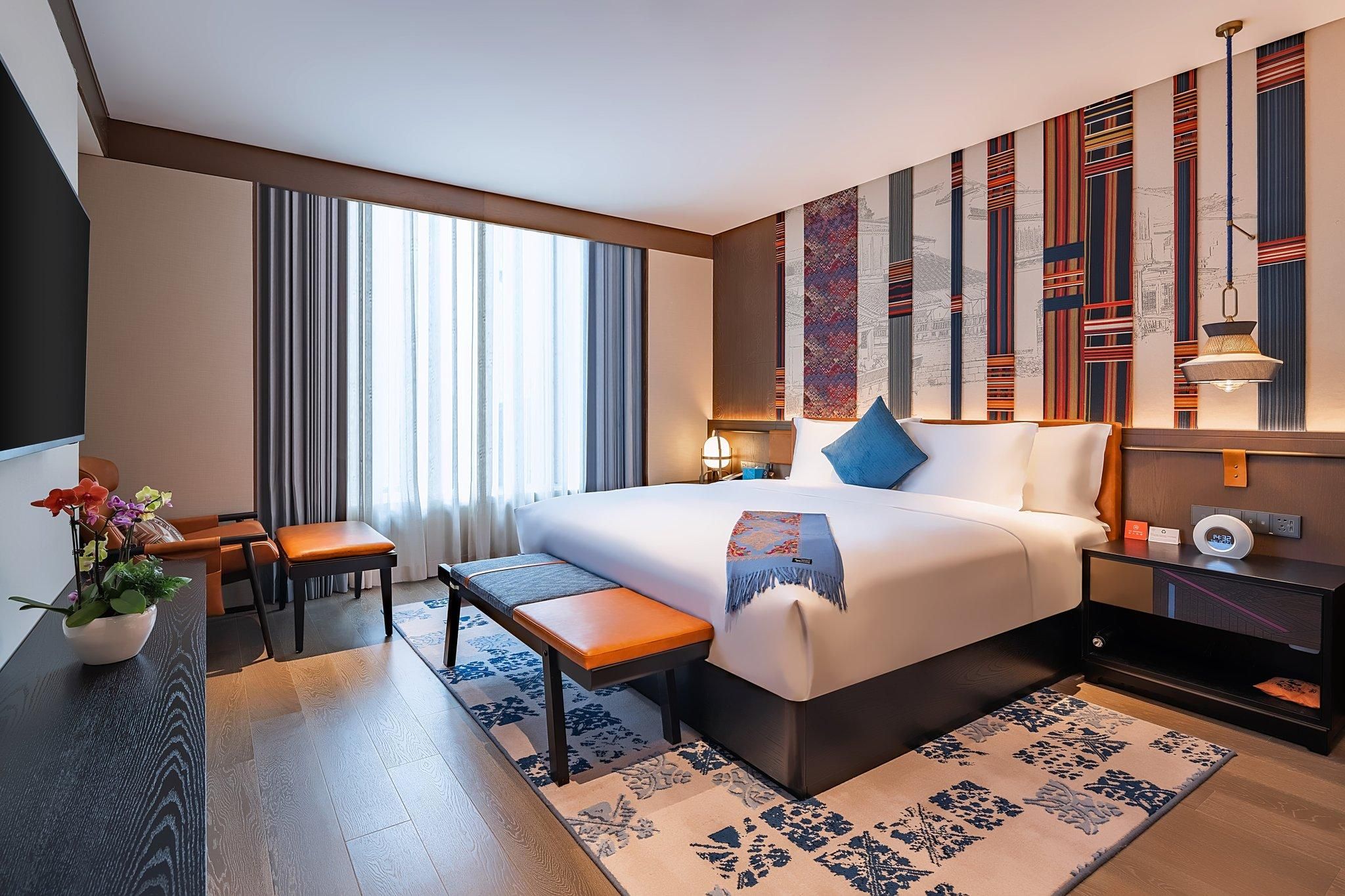 1 Bedroom Suite Dining