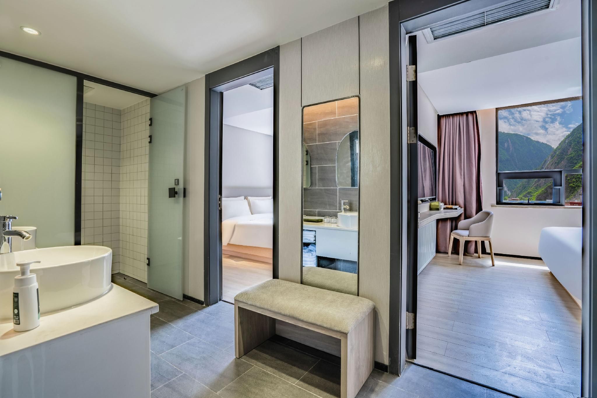 Atour Light Hotel Jiuzhaigou Select Suite 3