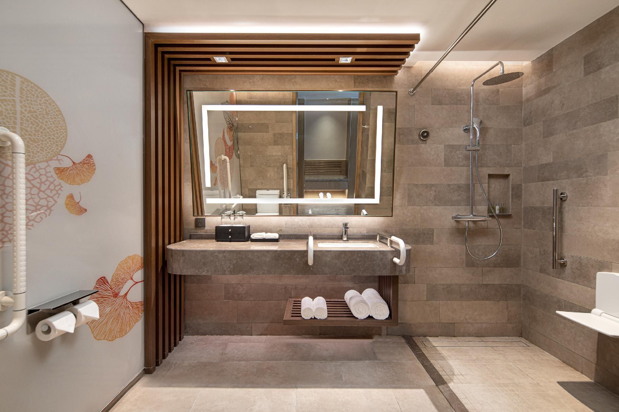 Hilton Garden Inn Jiuzhaigou King Accessible Room 3