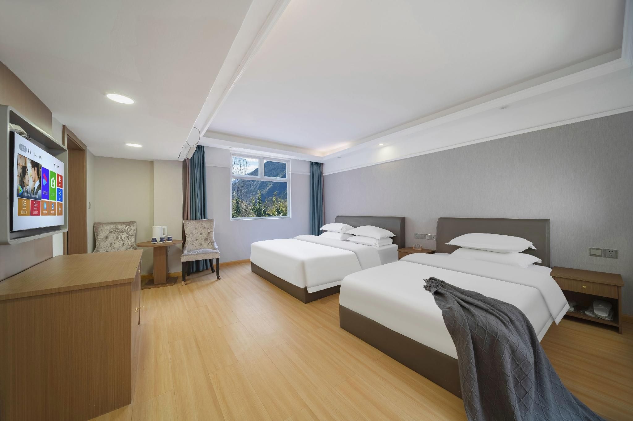 Jiuzhai tour Le Grand Large Hotel Family Room