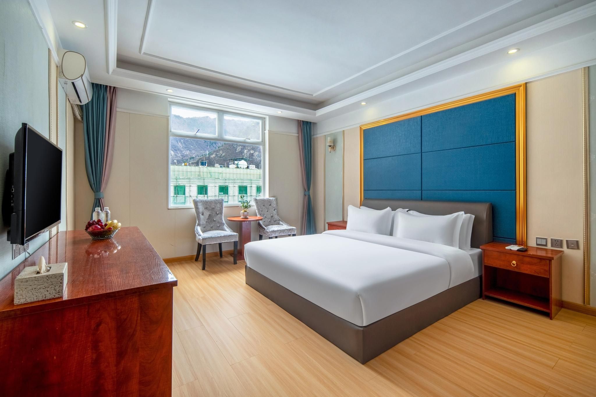 Jiuzhai tour Le Grand Large Hotel Luxury View Room