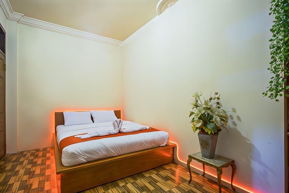 RedDoorz Room