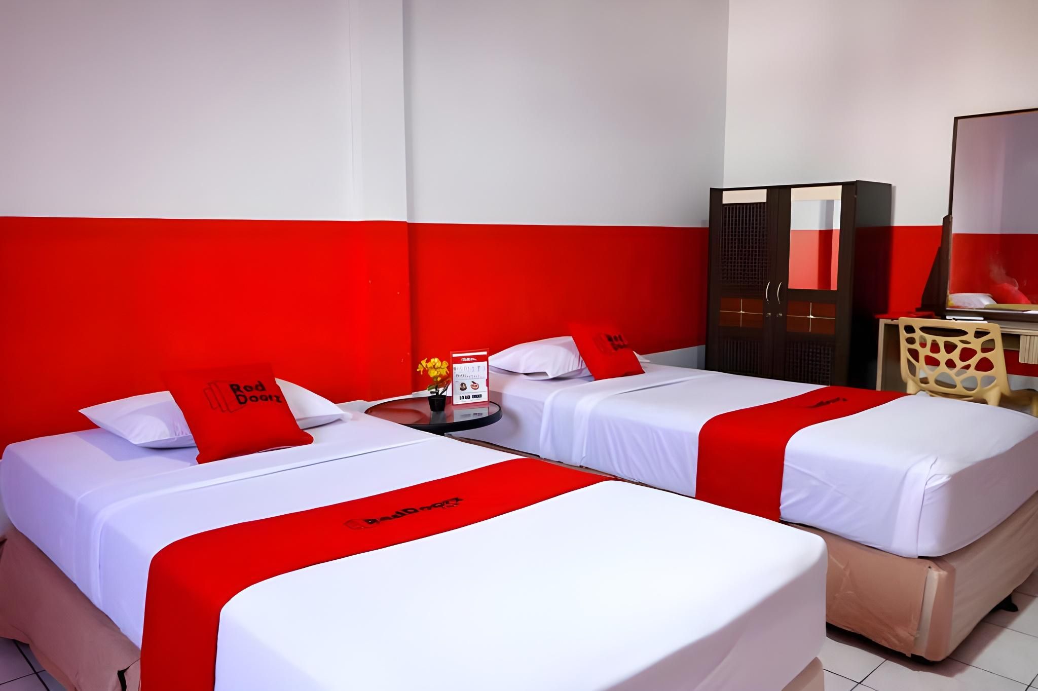 RedDoorz Room