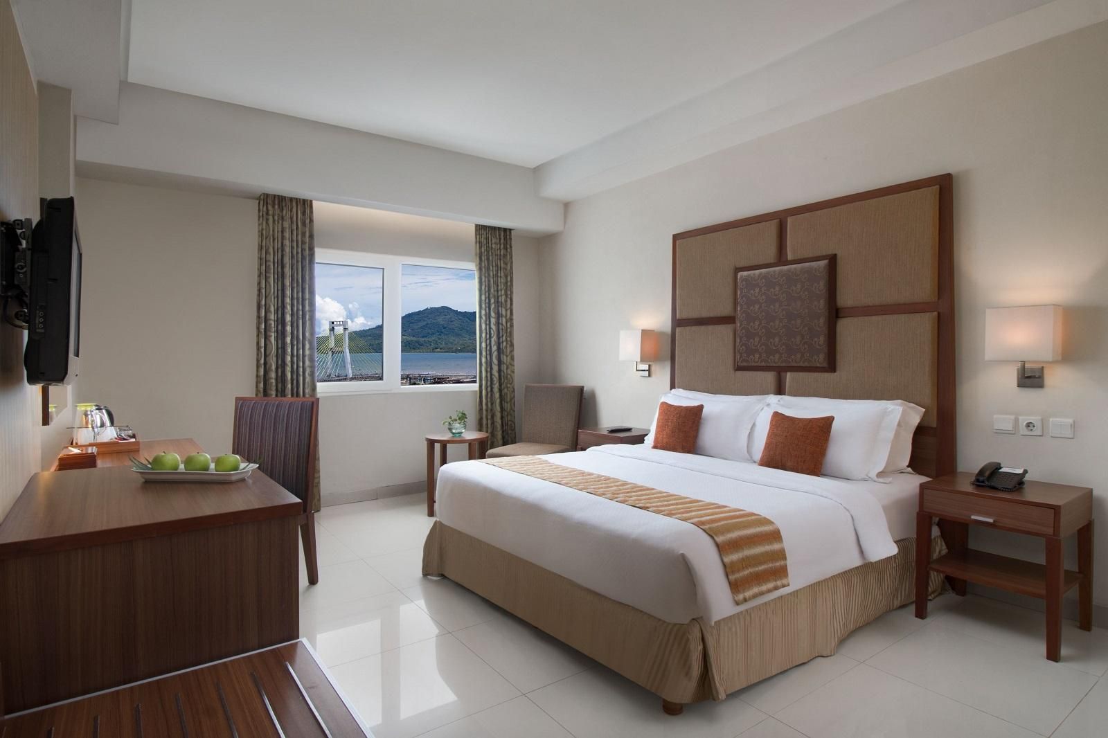 Deluxe Sea View Room
