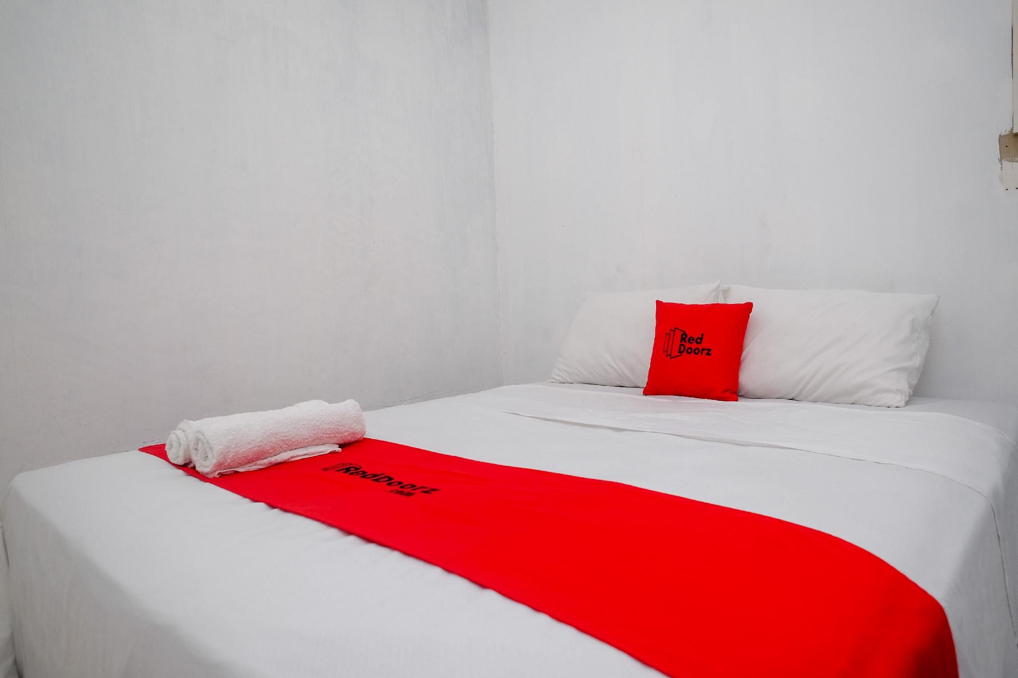 RedDoorz Room