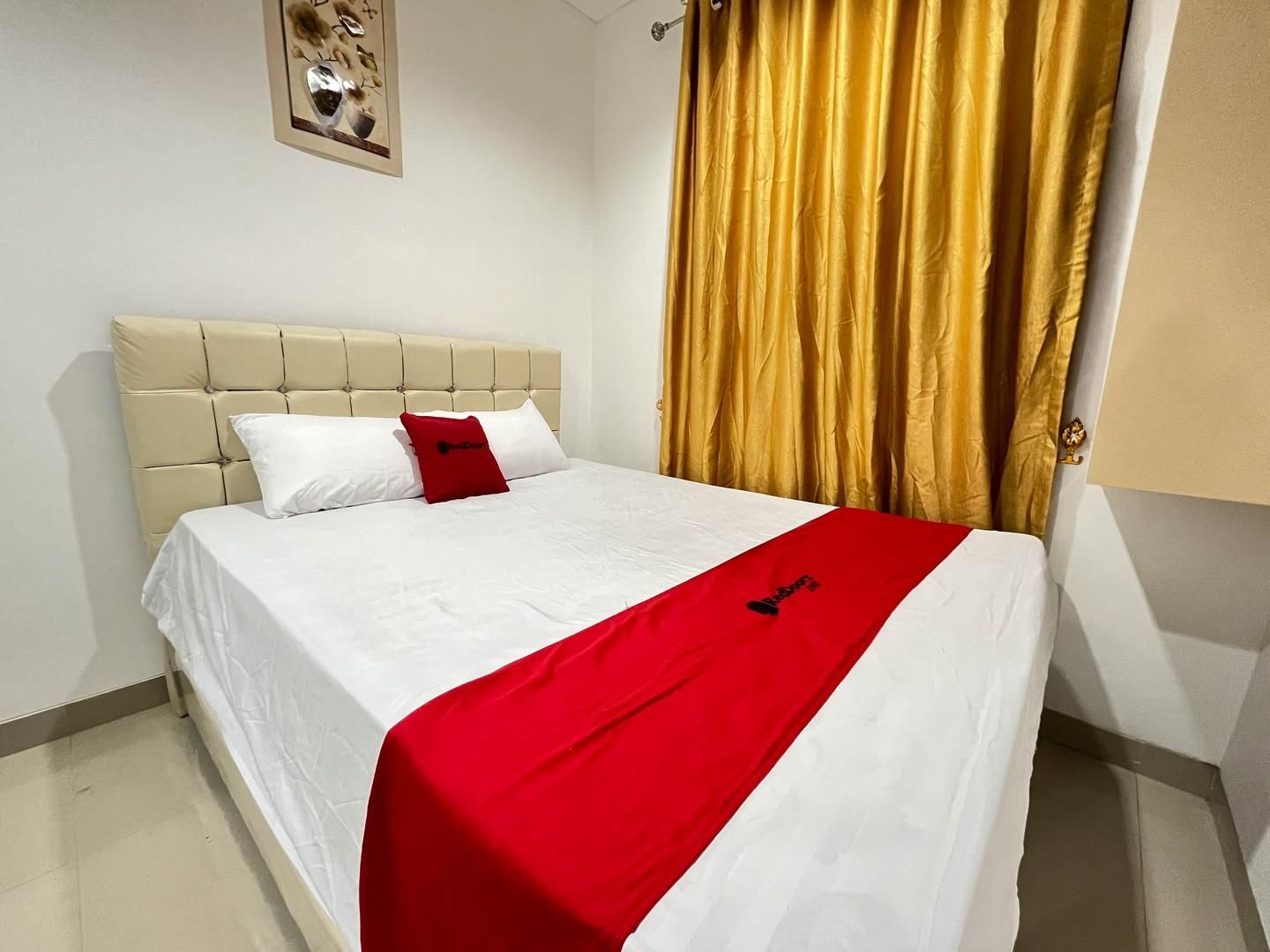 RedDoorz Room
