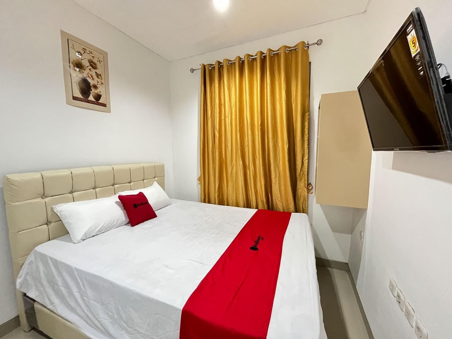 RedDoorz Room