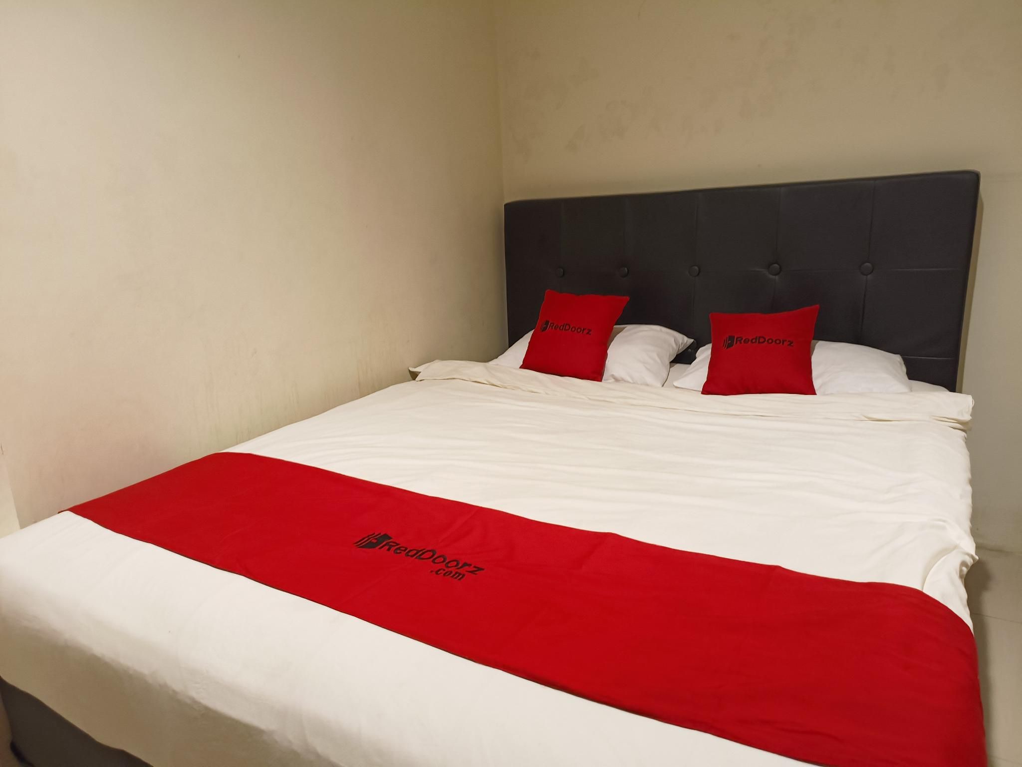 RedDoorz Room