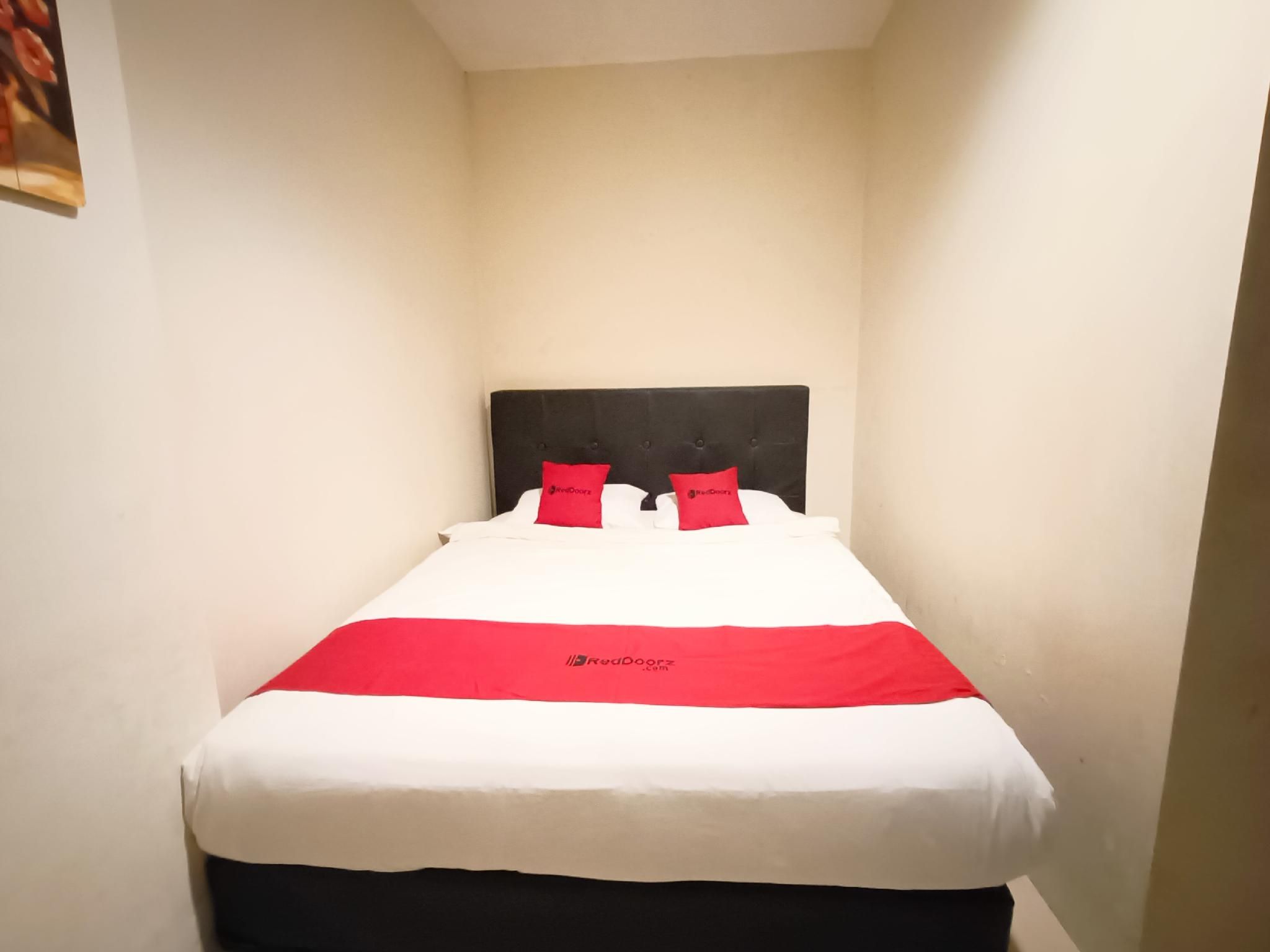 RedDoorz Room