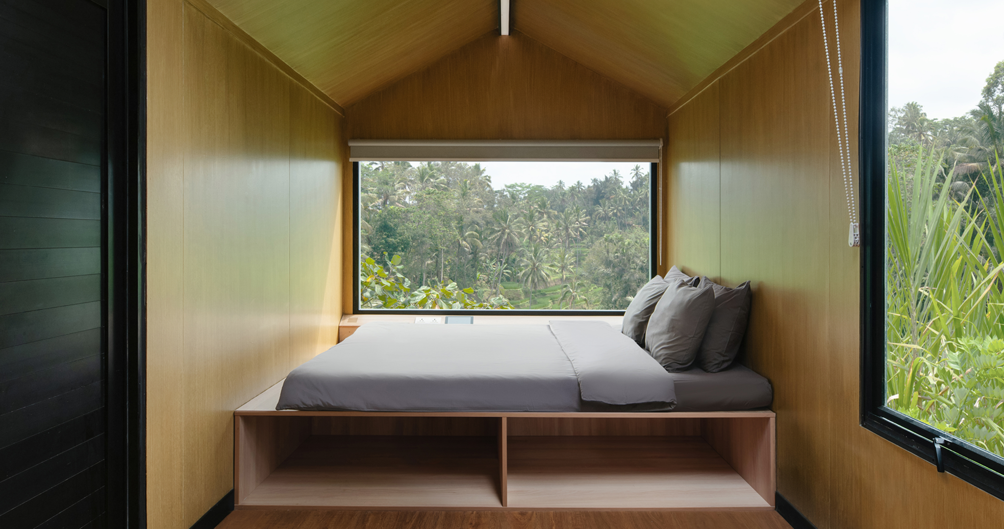 Deluxe Cabin with Hot Tub