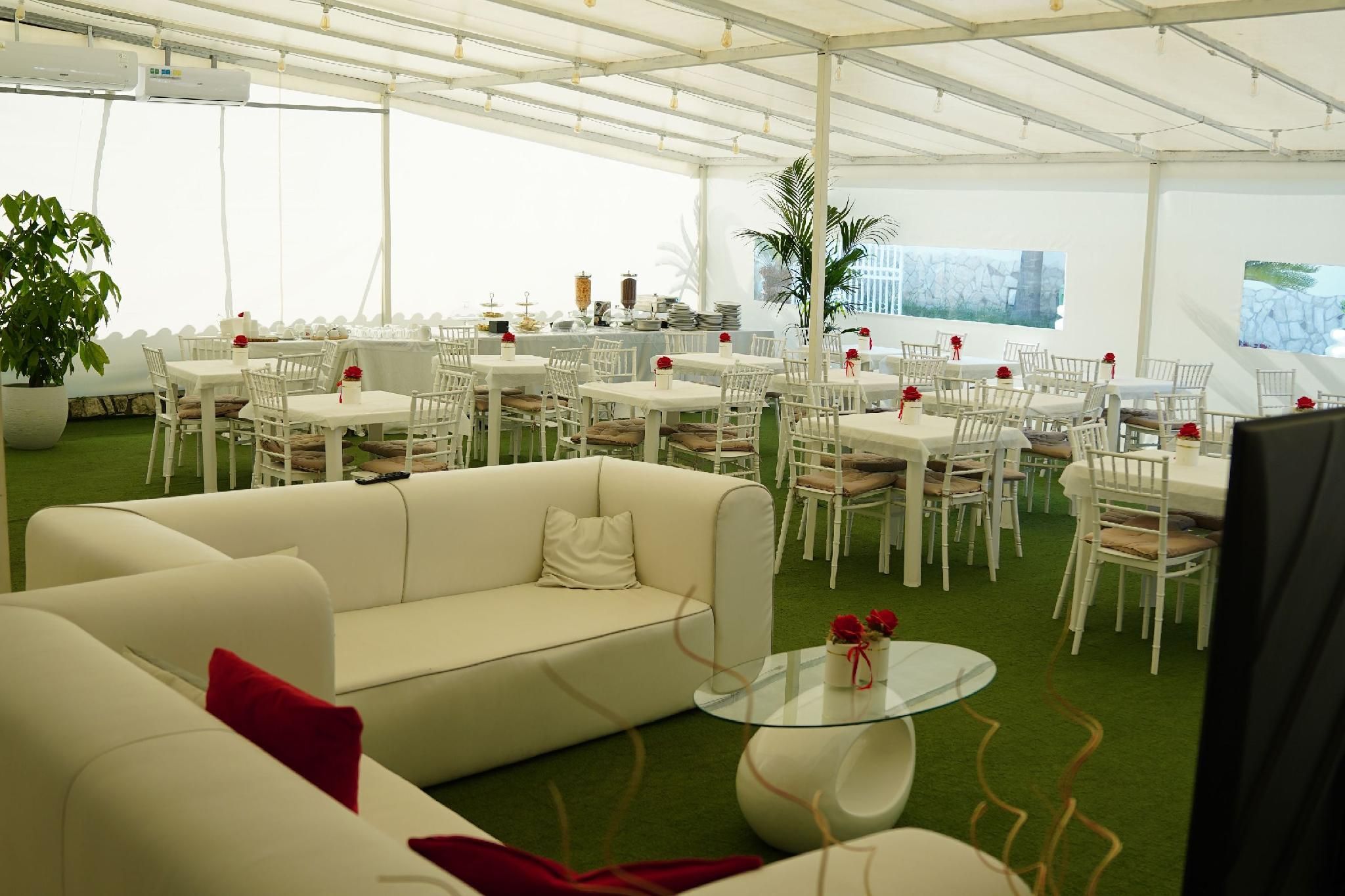 restaurant (private room)