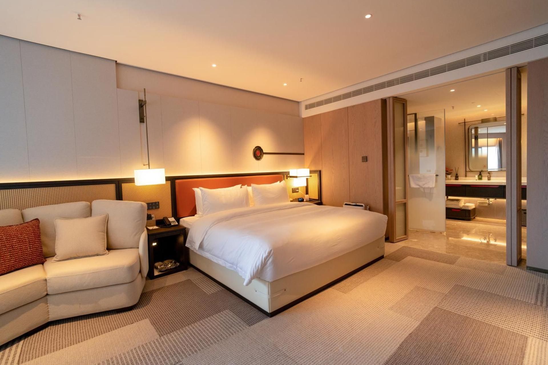 1 King Bed, Executive Room, Non-Smoking