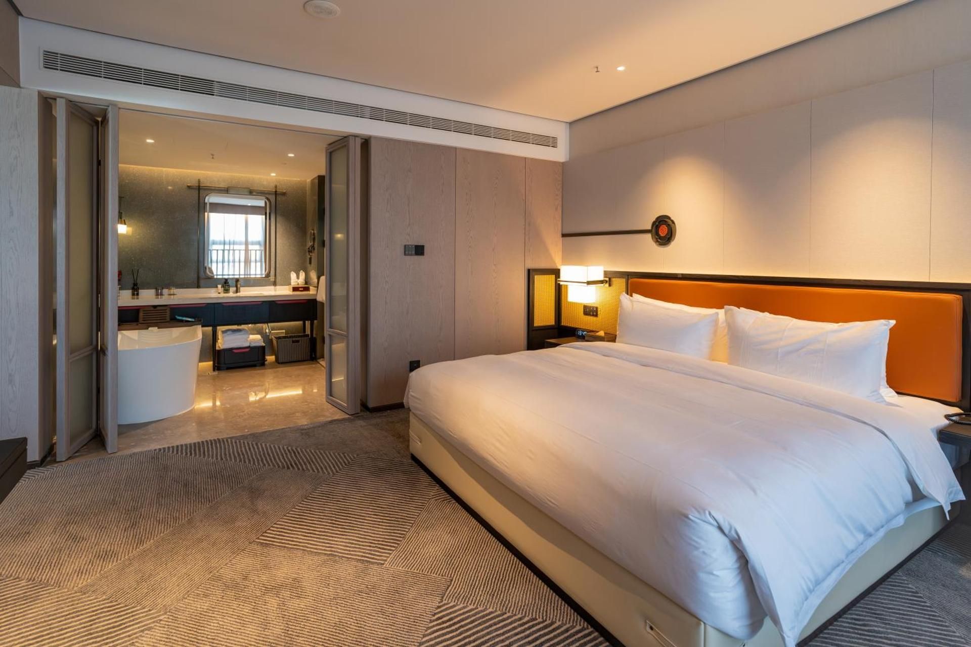 Executive King Suite - Non-Smoking