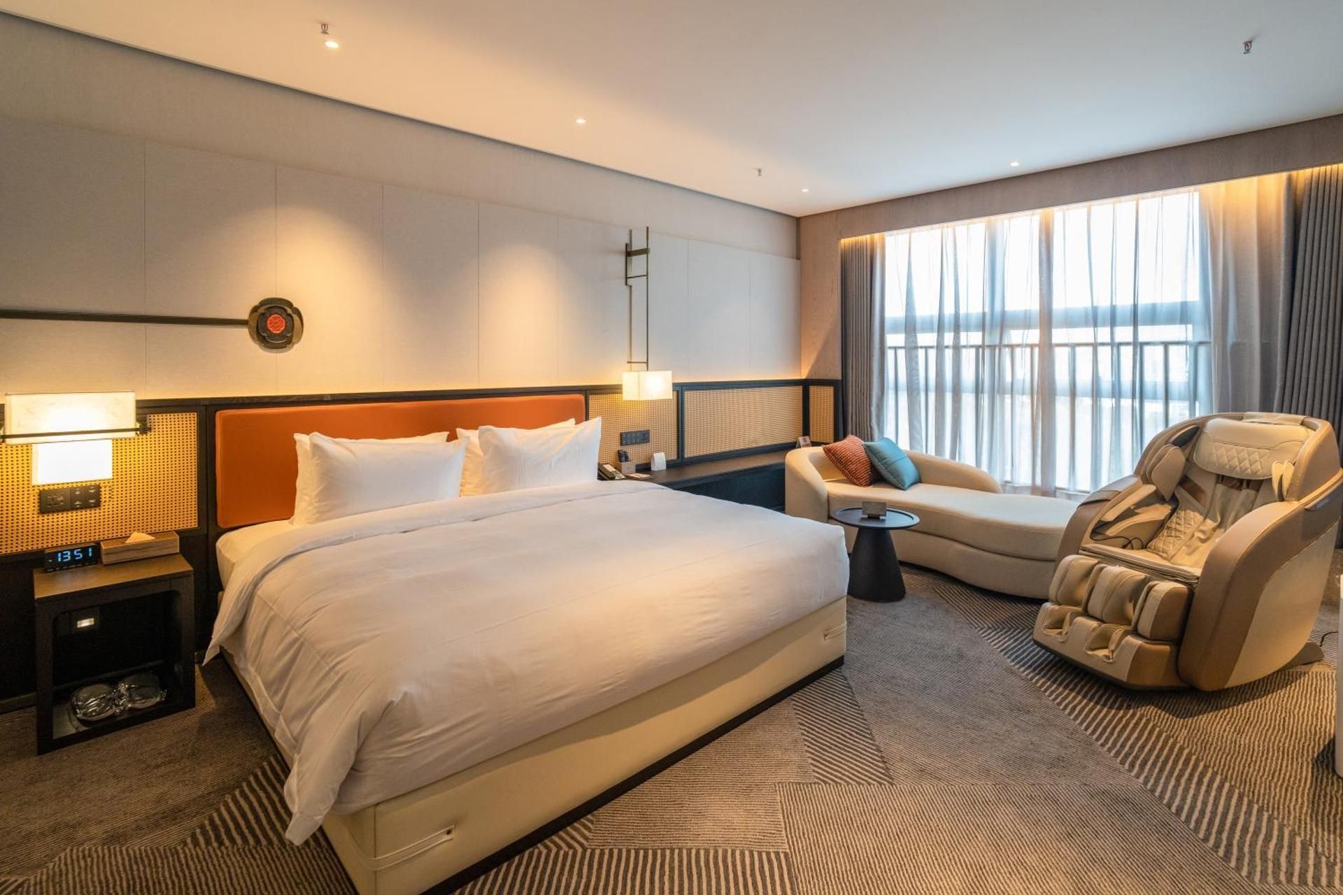 Executive King Suite - Non-Smoking