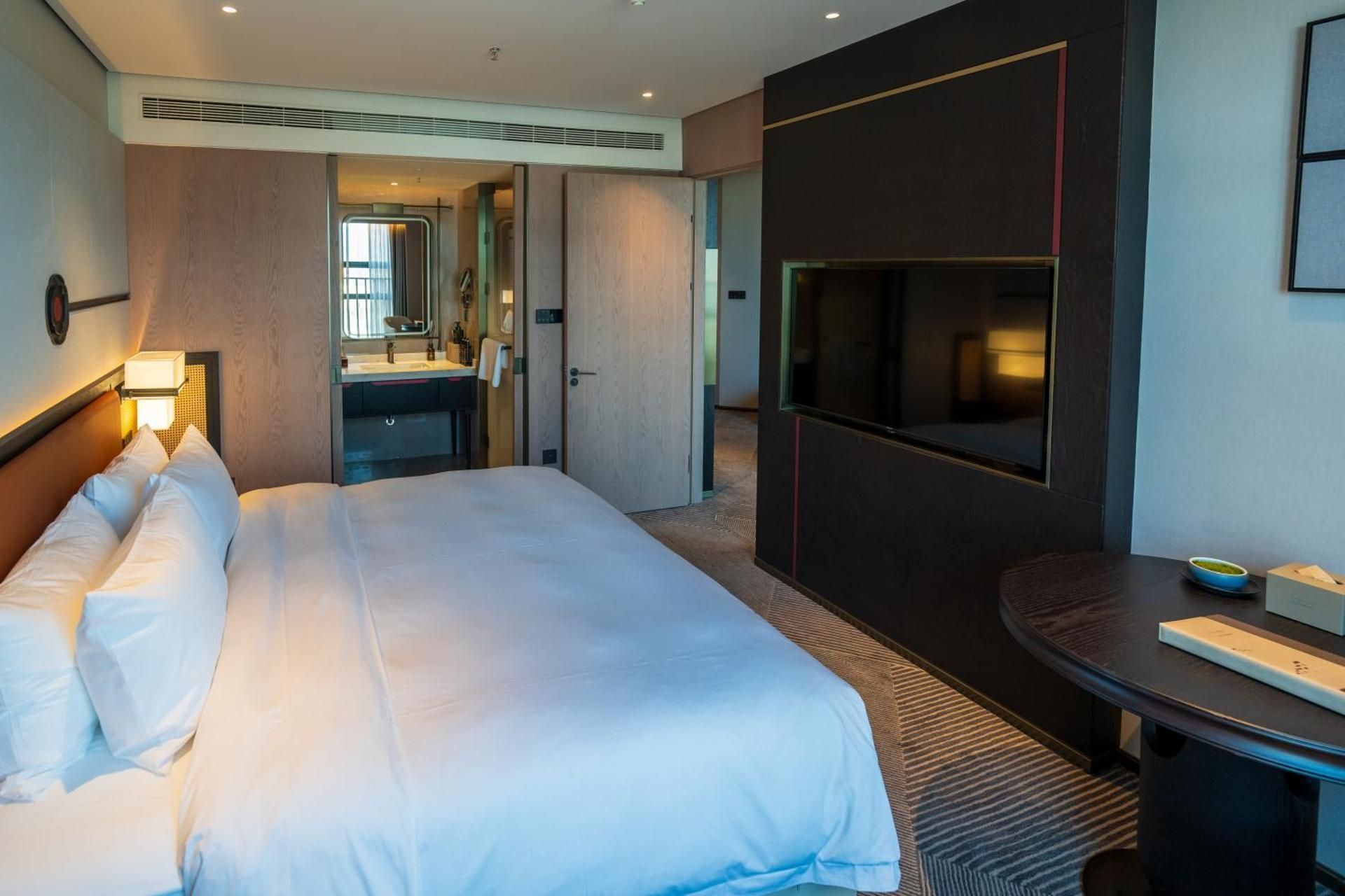 Family King Suite - Non-Smoking