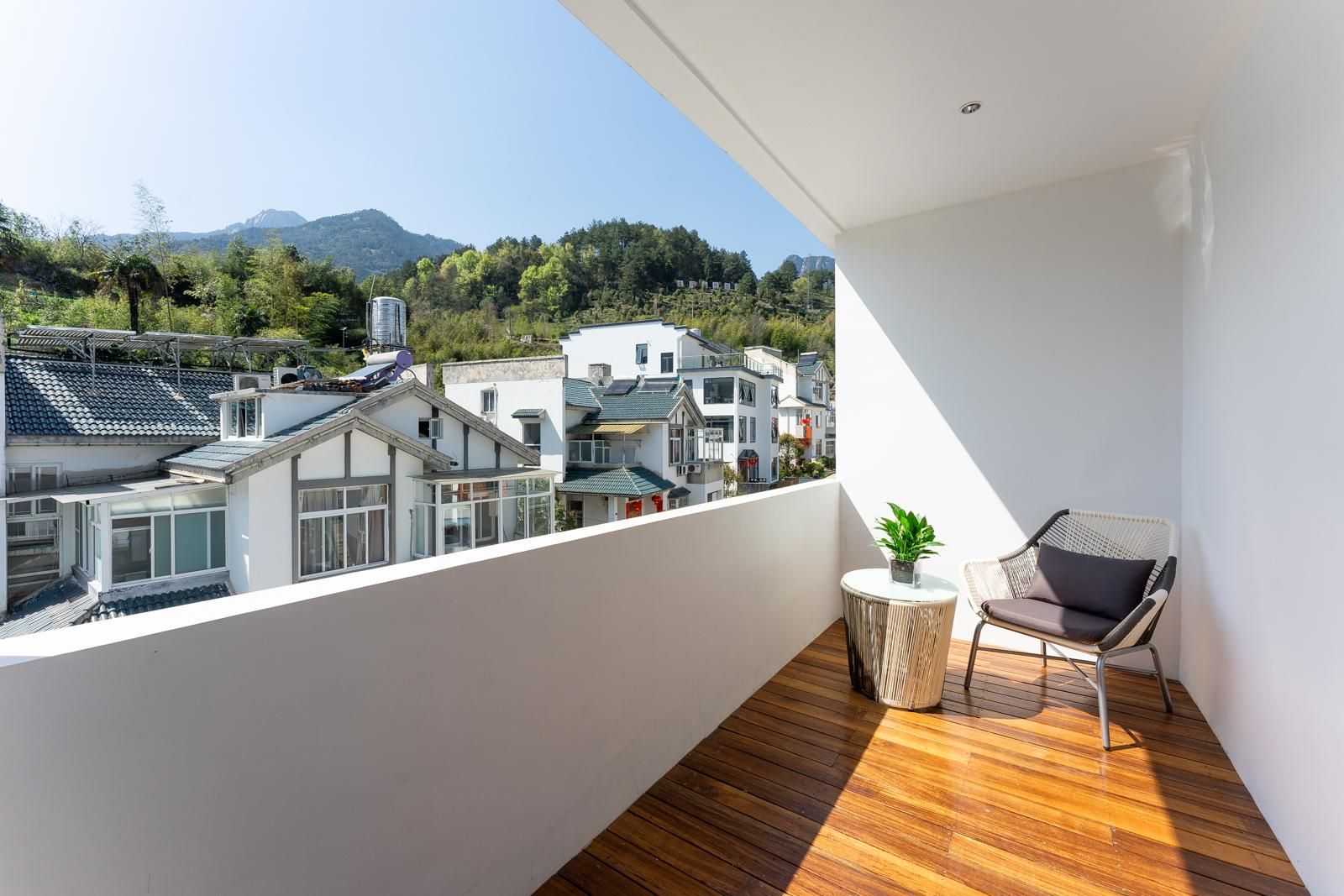 Floral Luxury Yellow Mountain One Valley and One Villa Luxury family room 2