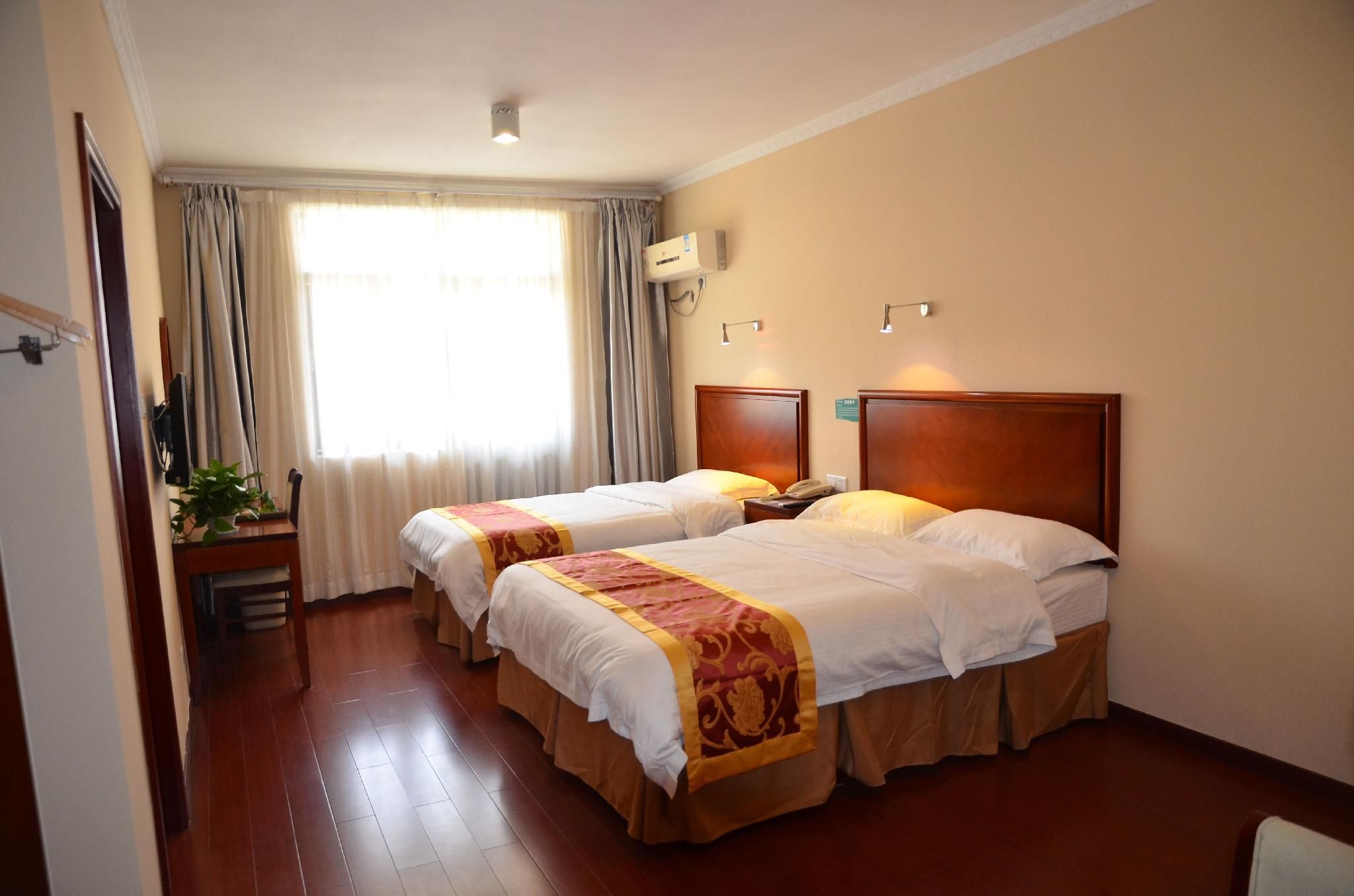Green Tree Inn Huangshan Scenic Area North Gate 2 Bed Twin Superior Room