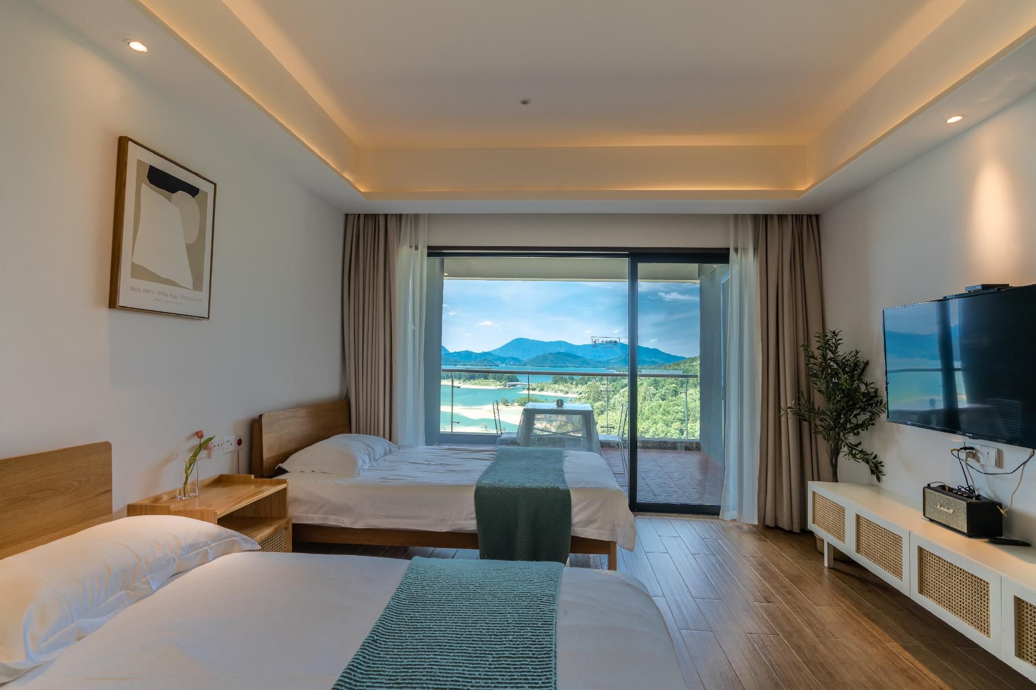 Lake View Twin Room