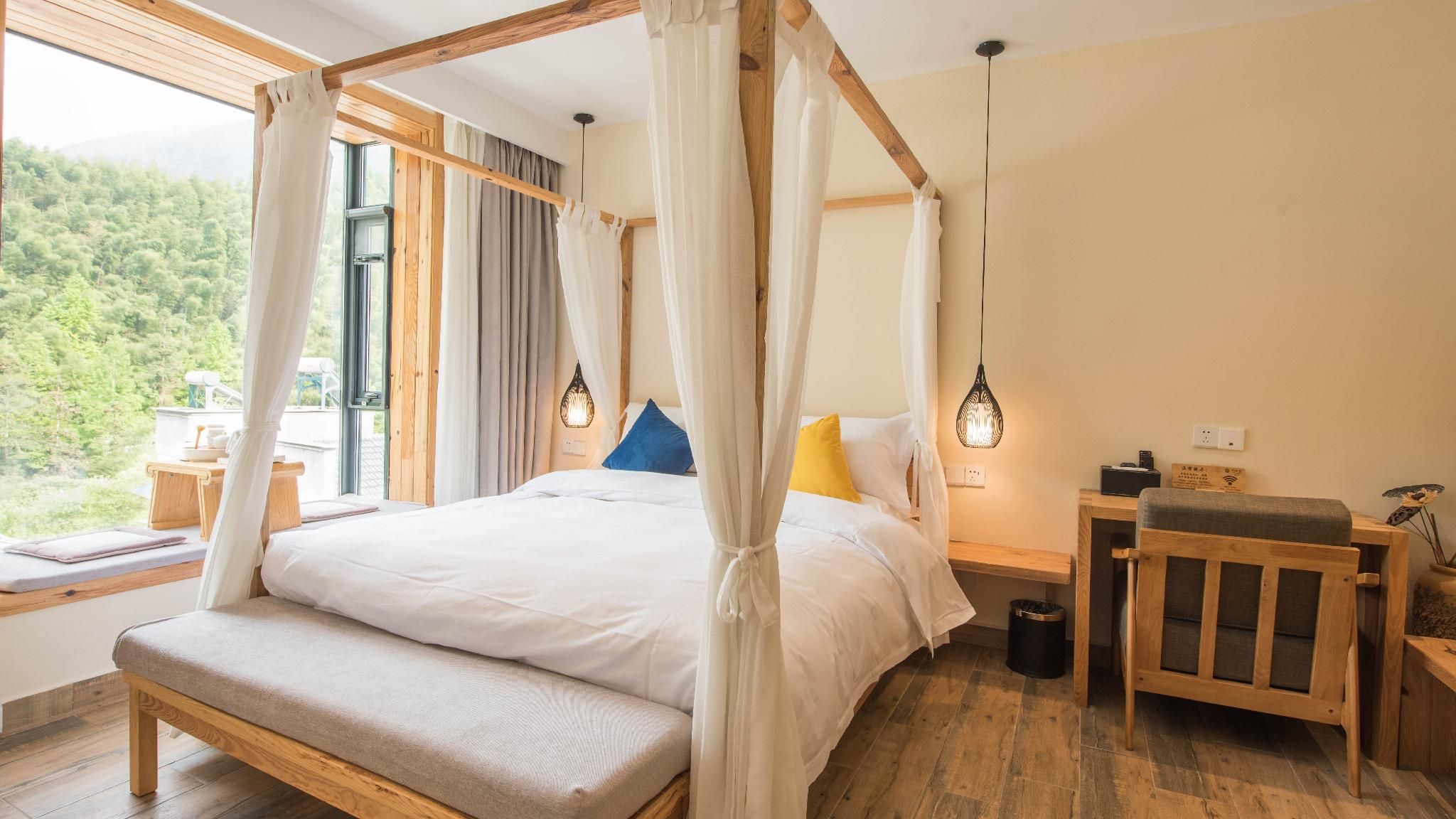 Deluxe Plus Queen Room