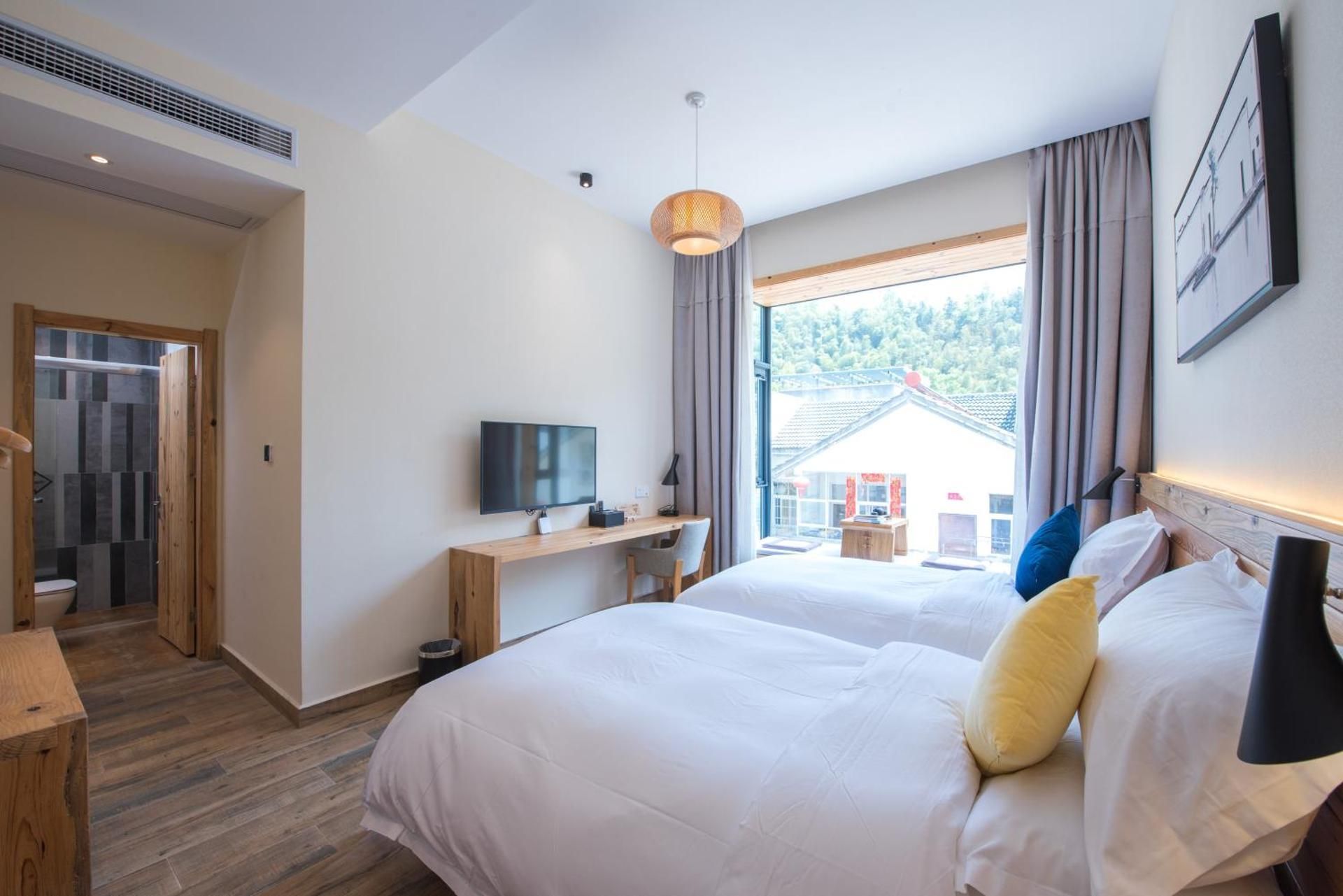 Twin Room with Balcony