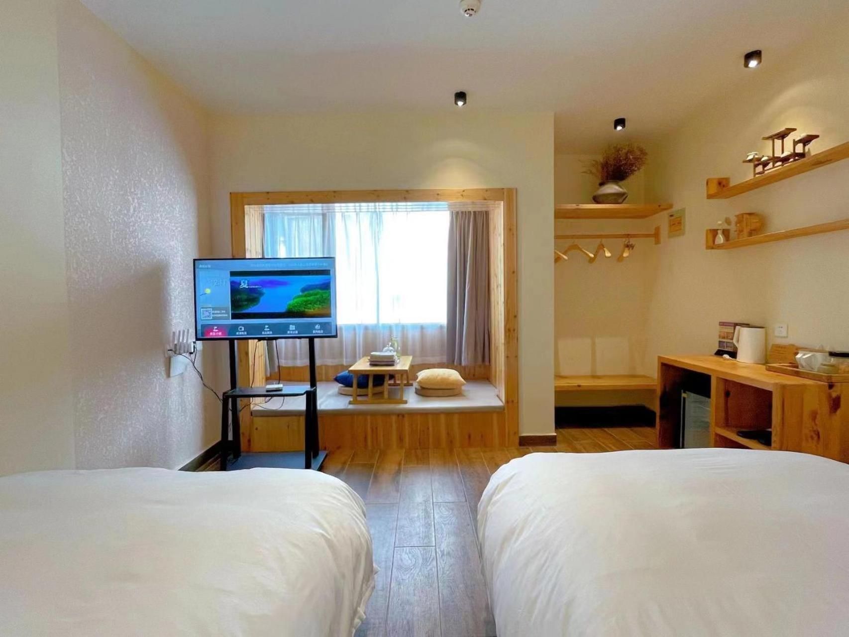 Deluxe Twin Room With Window