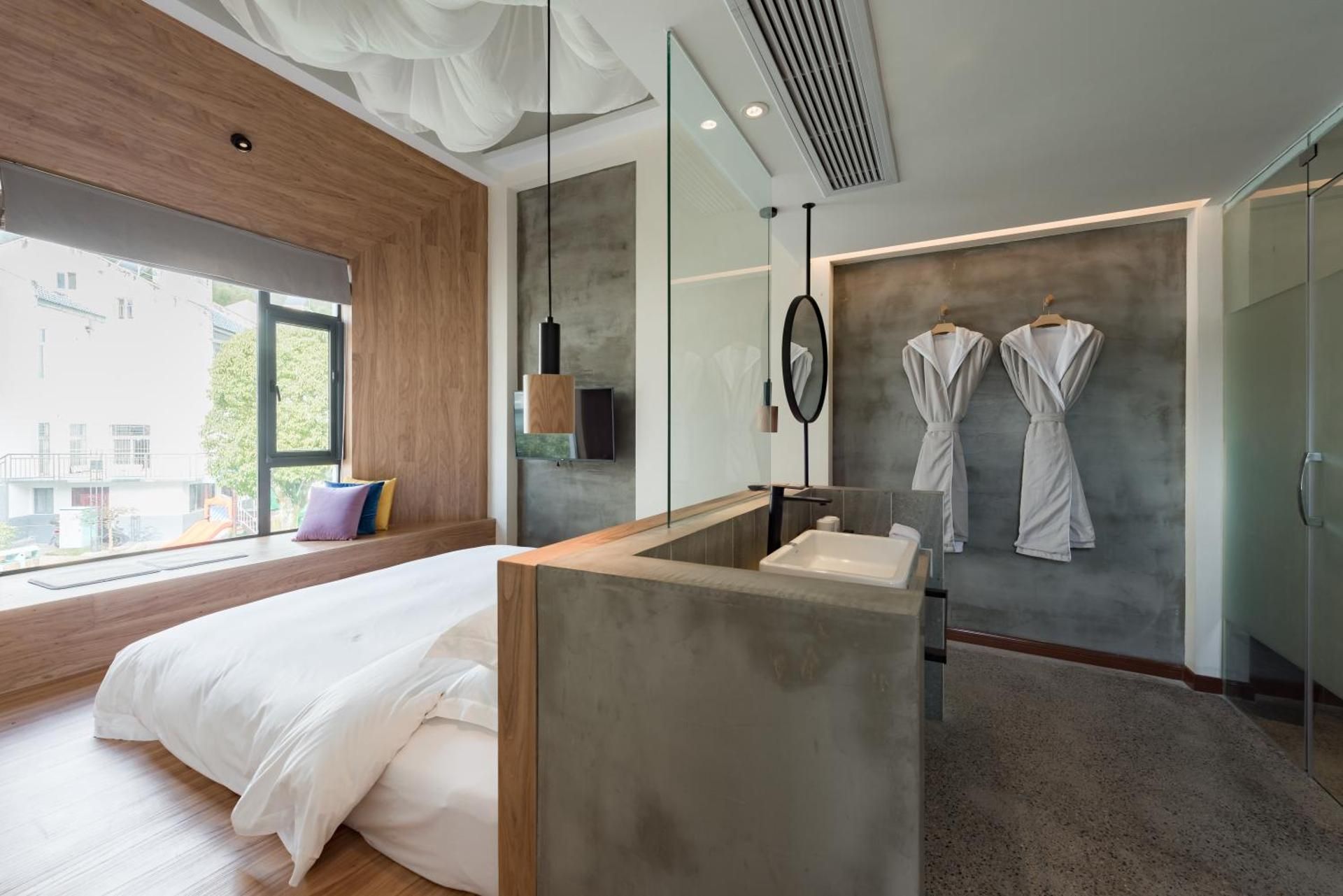 Deluxe King Room - Sky