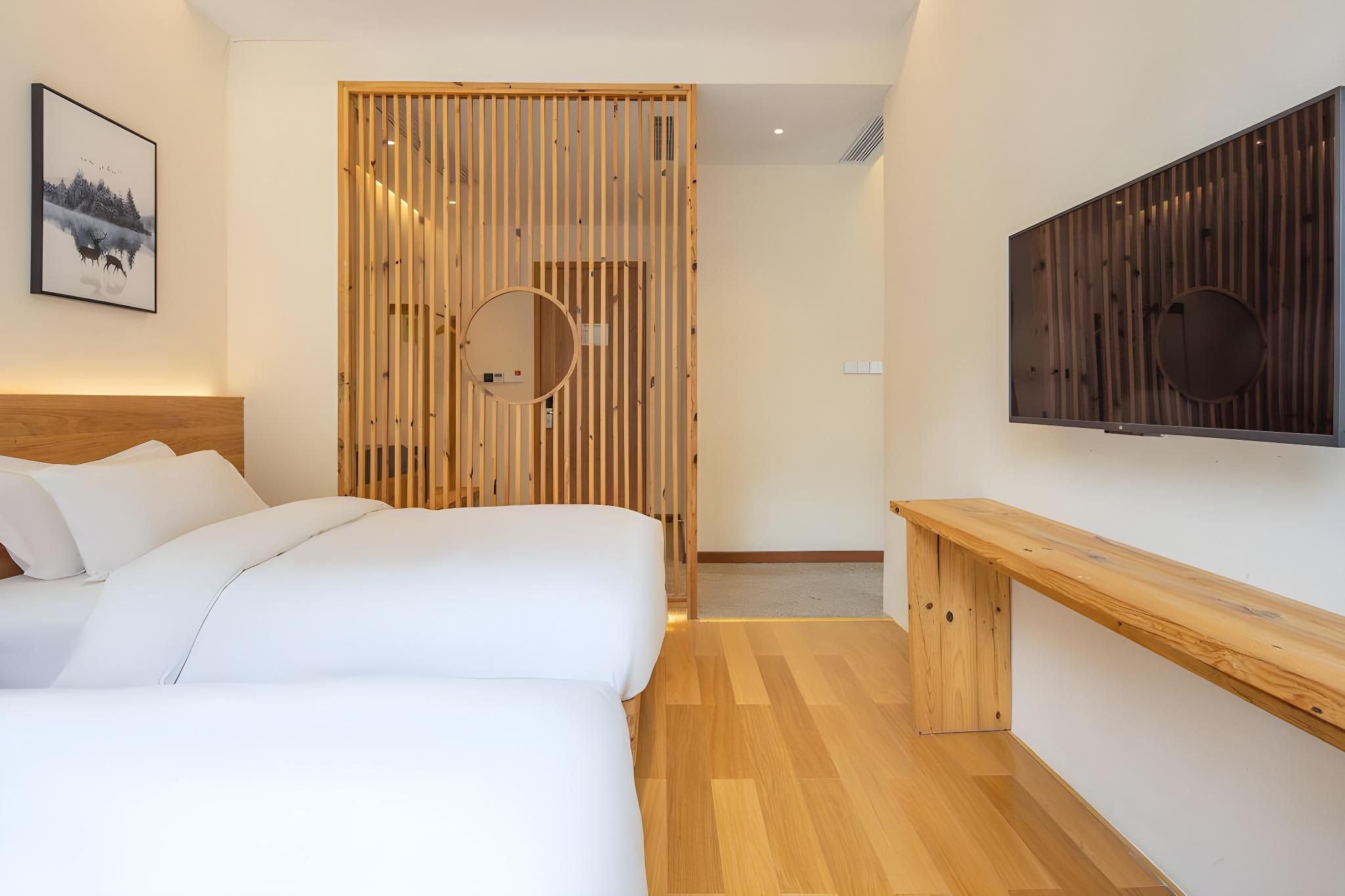 Twin Deluxe Room